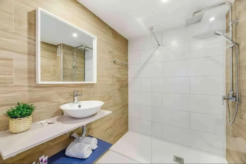 Beautiful 2 Bedrooms Apartment In Puerto Banus Marbella